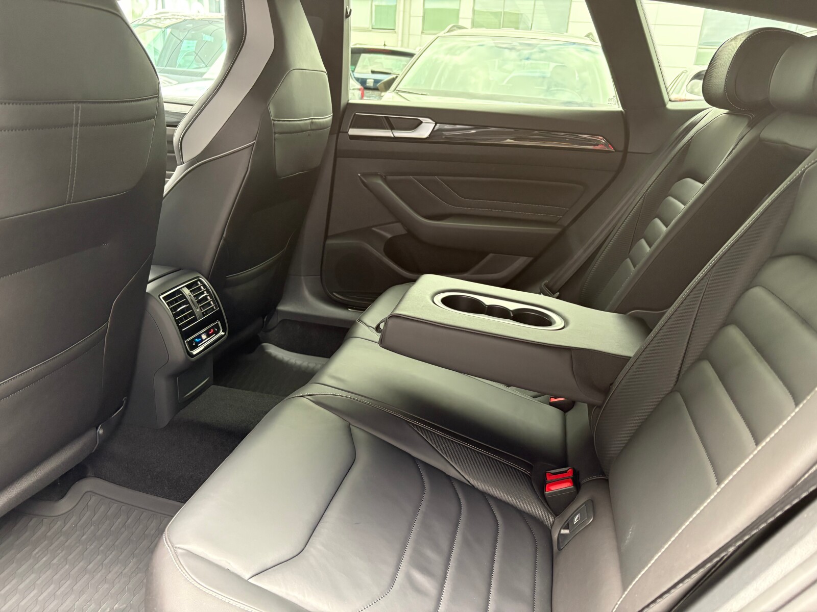 Volkswagen Arteon Shooting Brake - zdjęcie 15