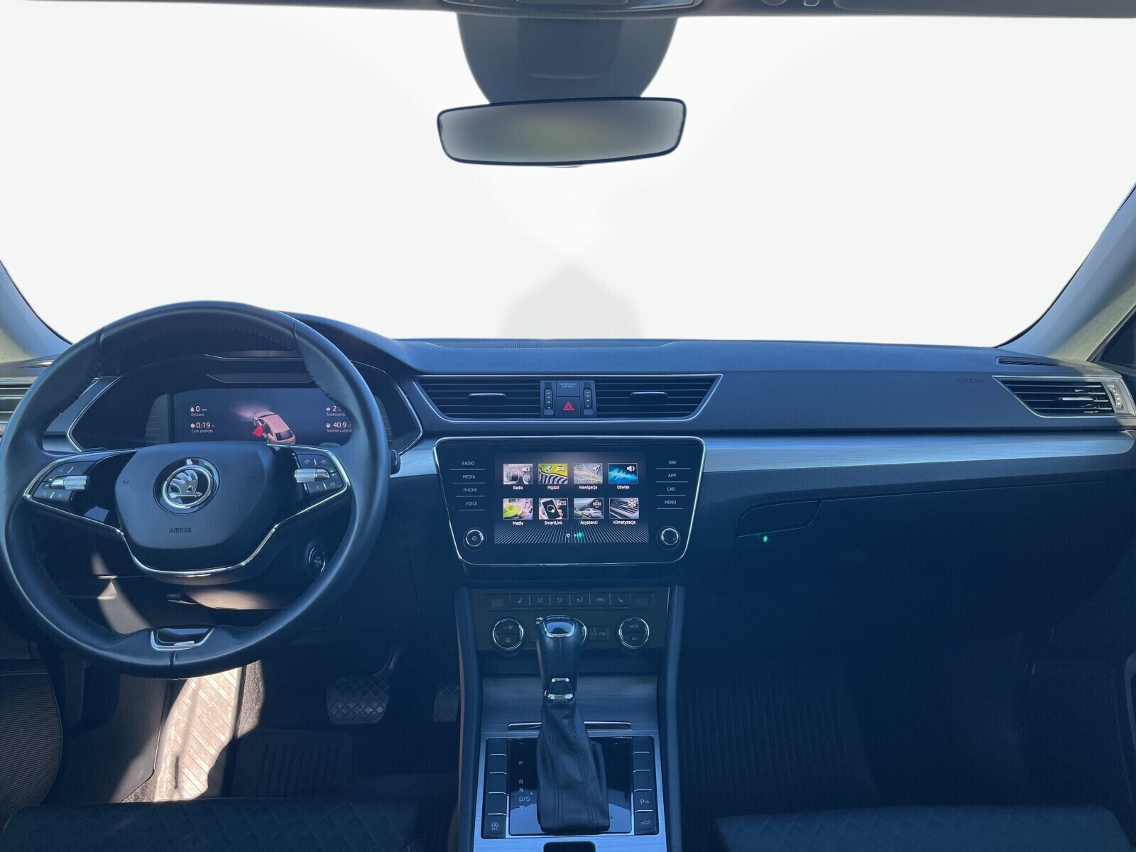 Škoda Superb Combi - zdjęcie 11