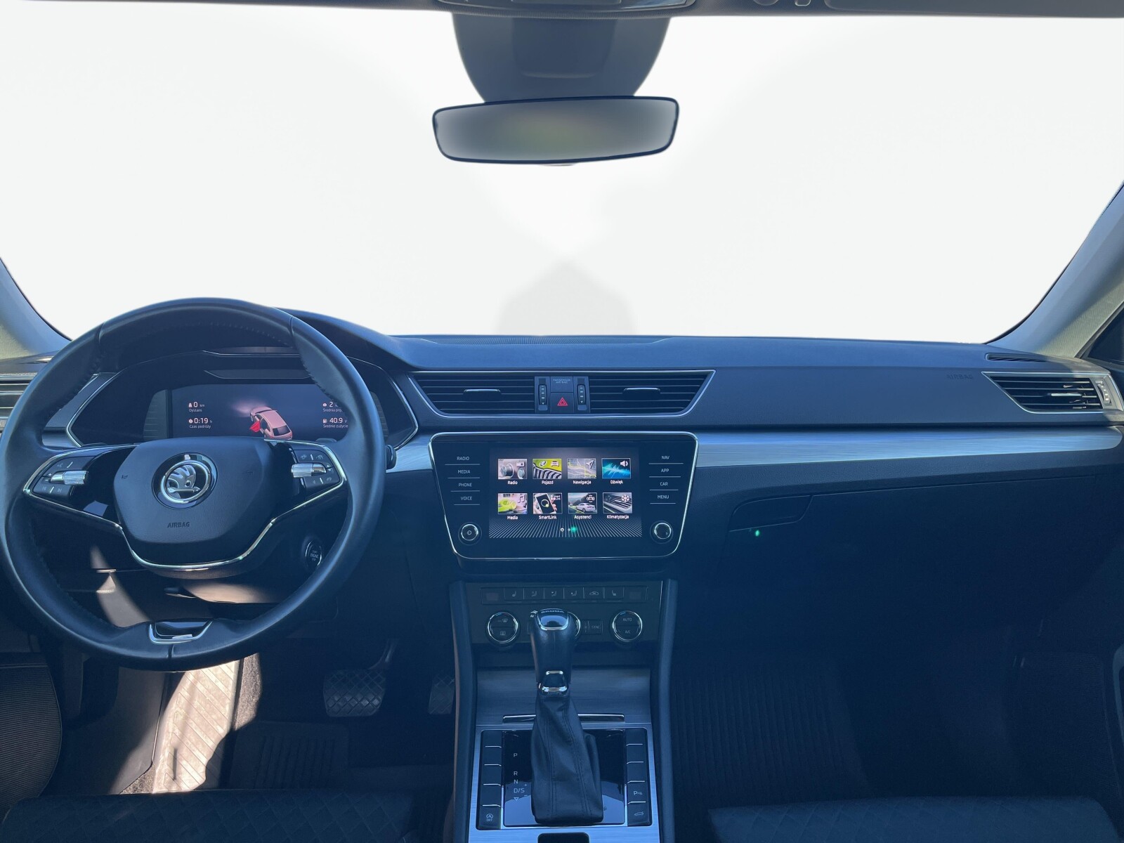 Škoda Superb Combi - zdjęcie 10