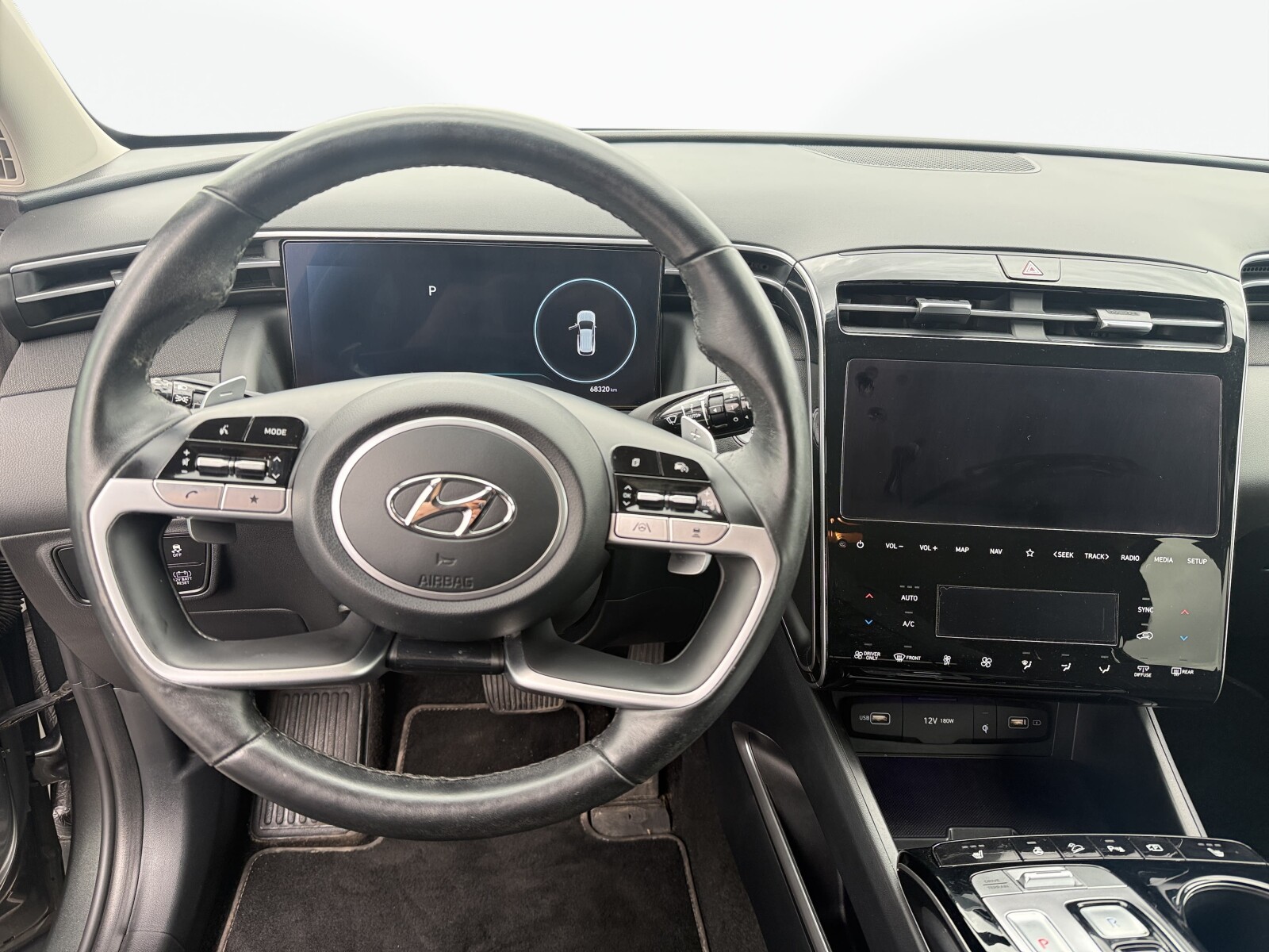 Hyundai Tucson - zdjęcie 16