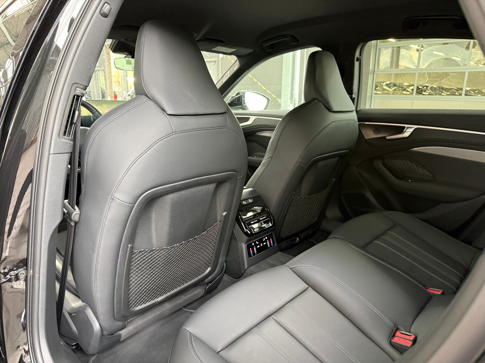 Audi A6 Limousine - zdjęcie 10