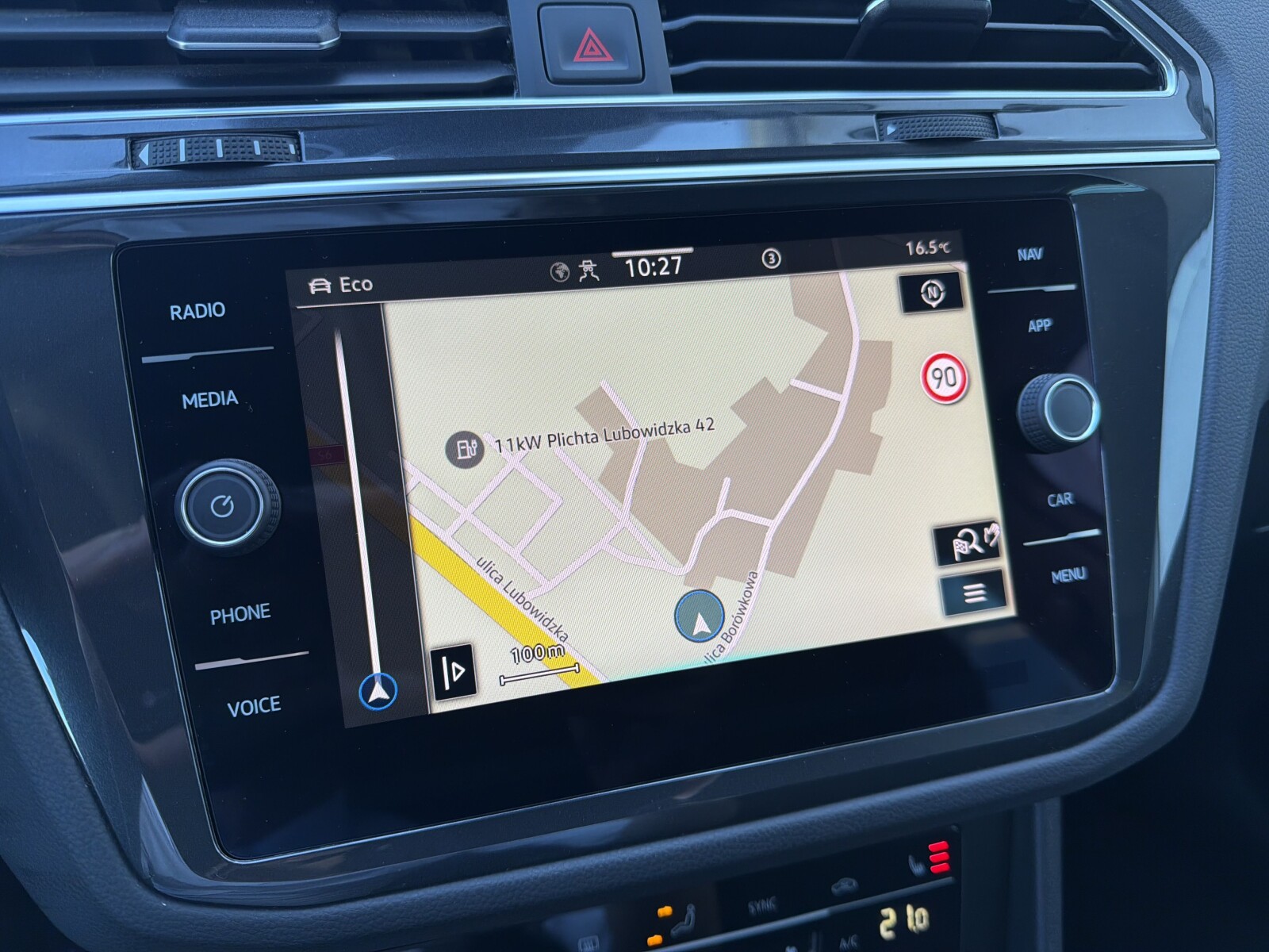 Volkswagen Tiguan - zdjęcie 22