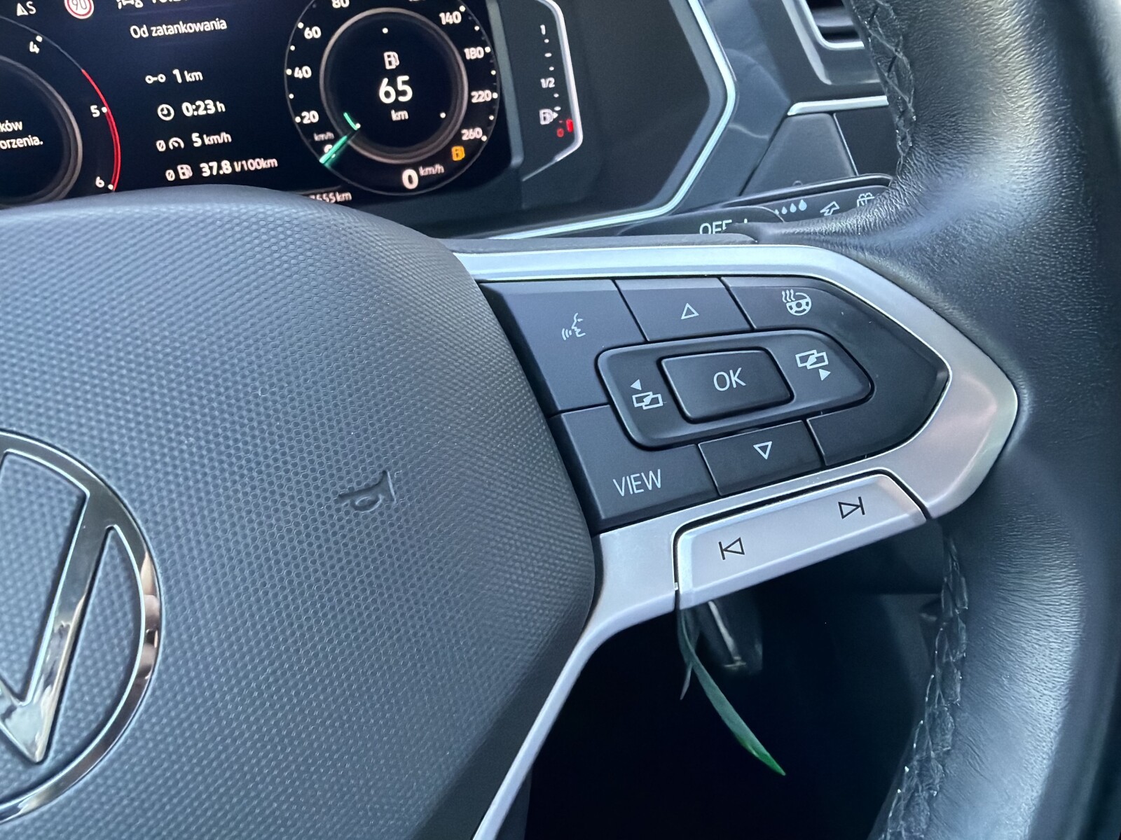 Volkswagen Tiguan - zdjęcie 19