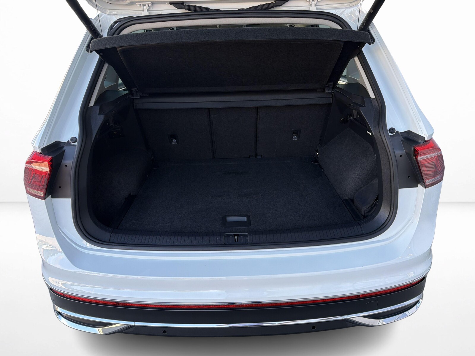 Volkswagen Tiguan - zdjęcie 34