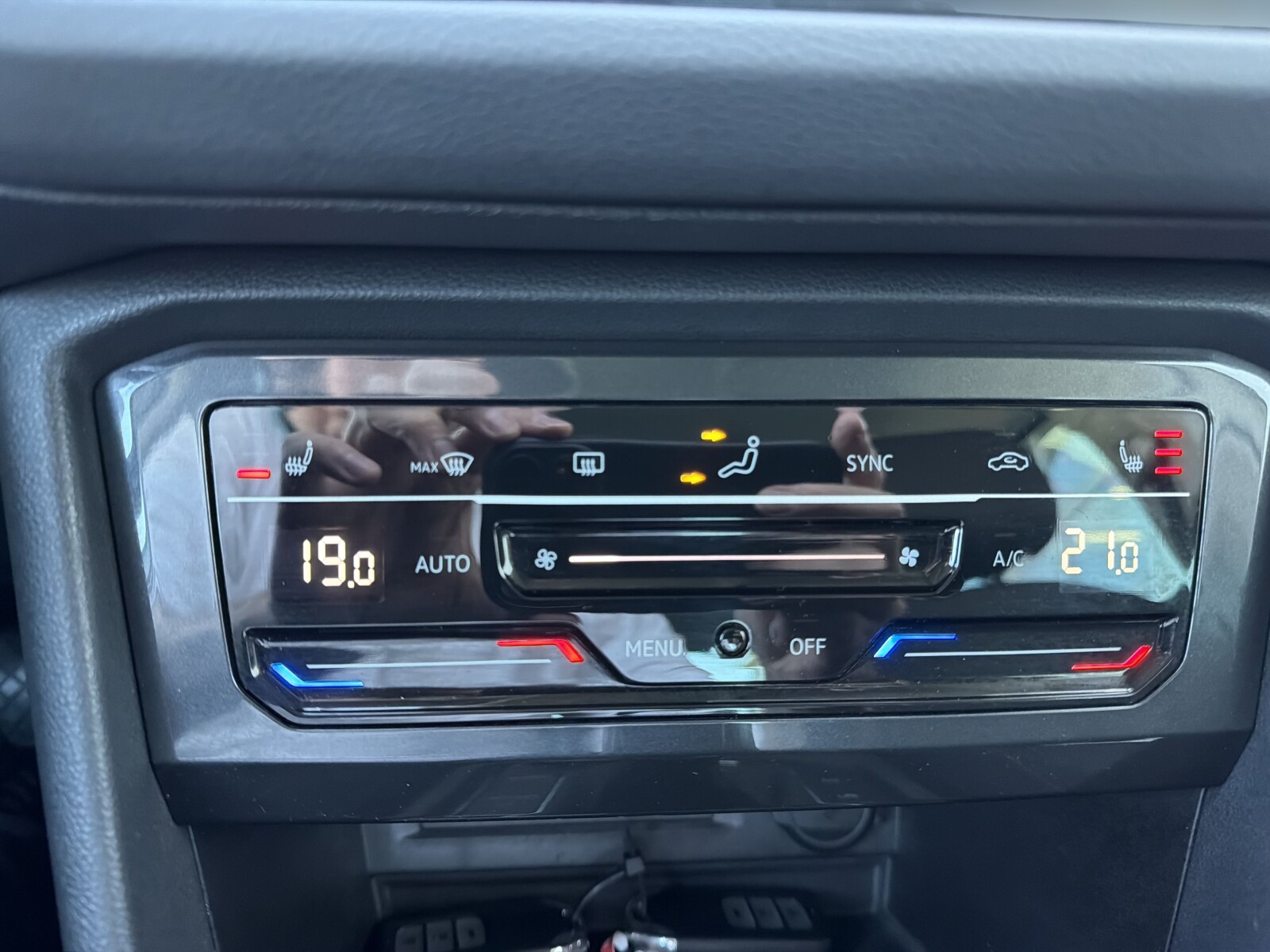 Volkswagen Tiguan - zdjęcie 15