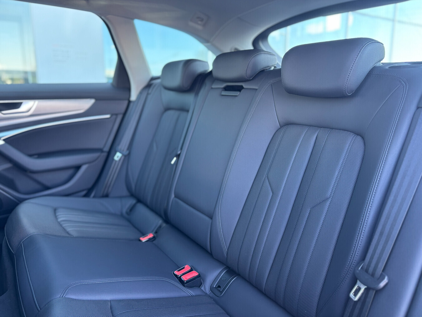 Audi A6 Avant - zdjęcie 13