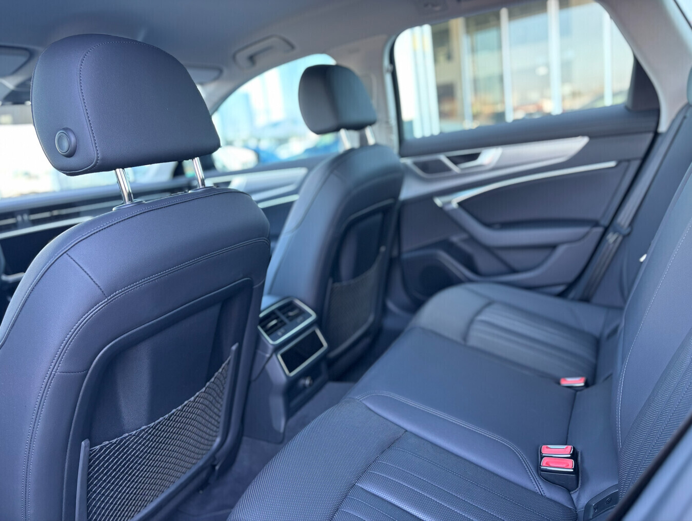 Audi A6 Avant - zdjęcie 12