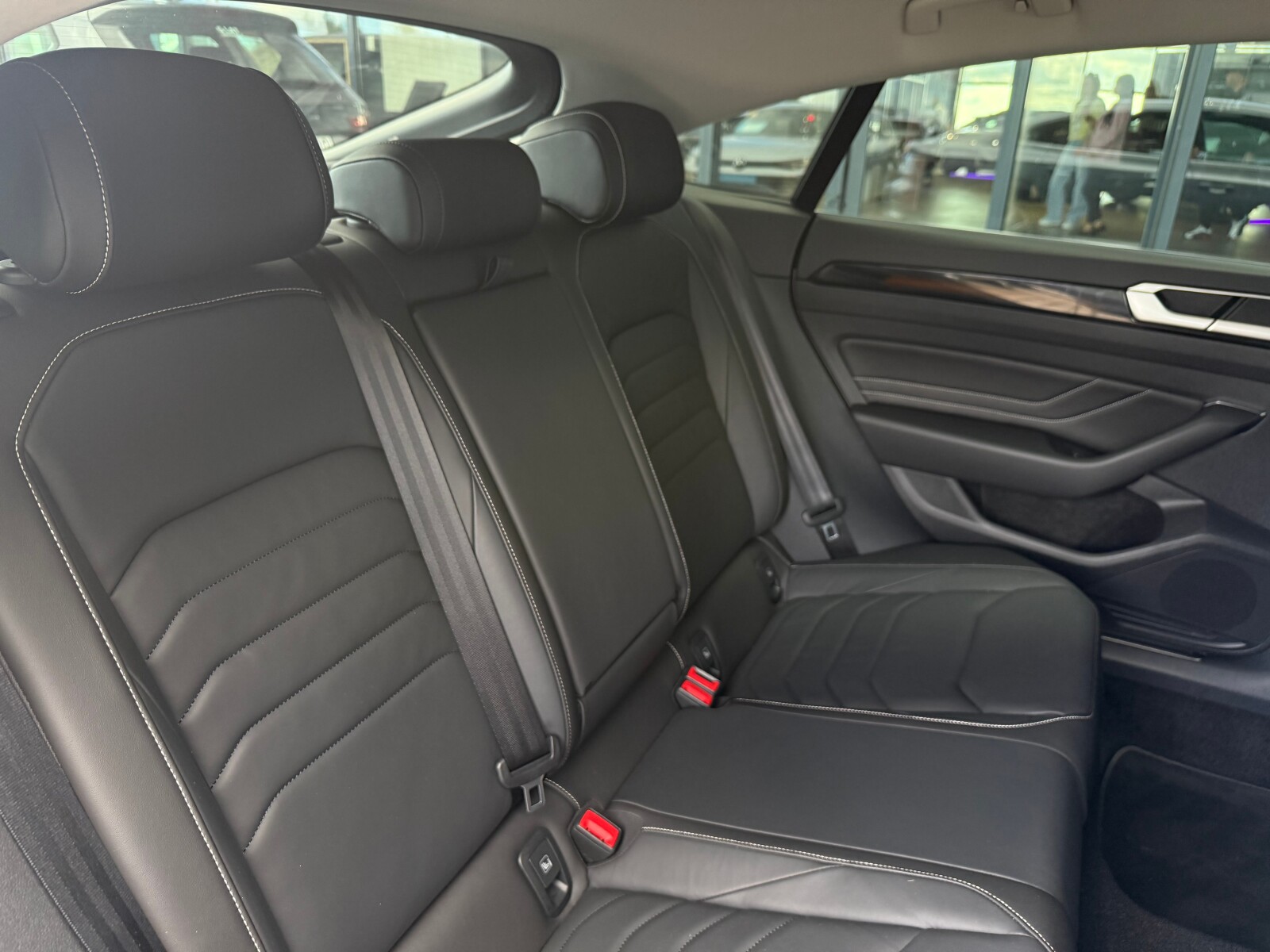Volkswagen Arteon - zdjęcie 16