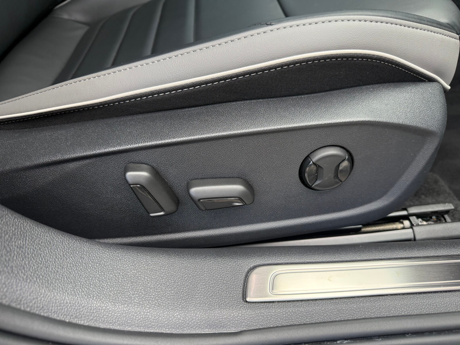 Volkswagen Arteon - zdjęcie 13