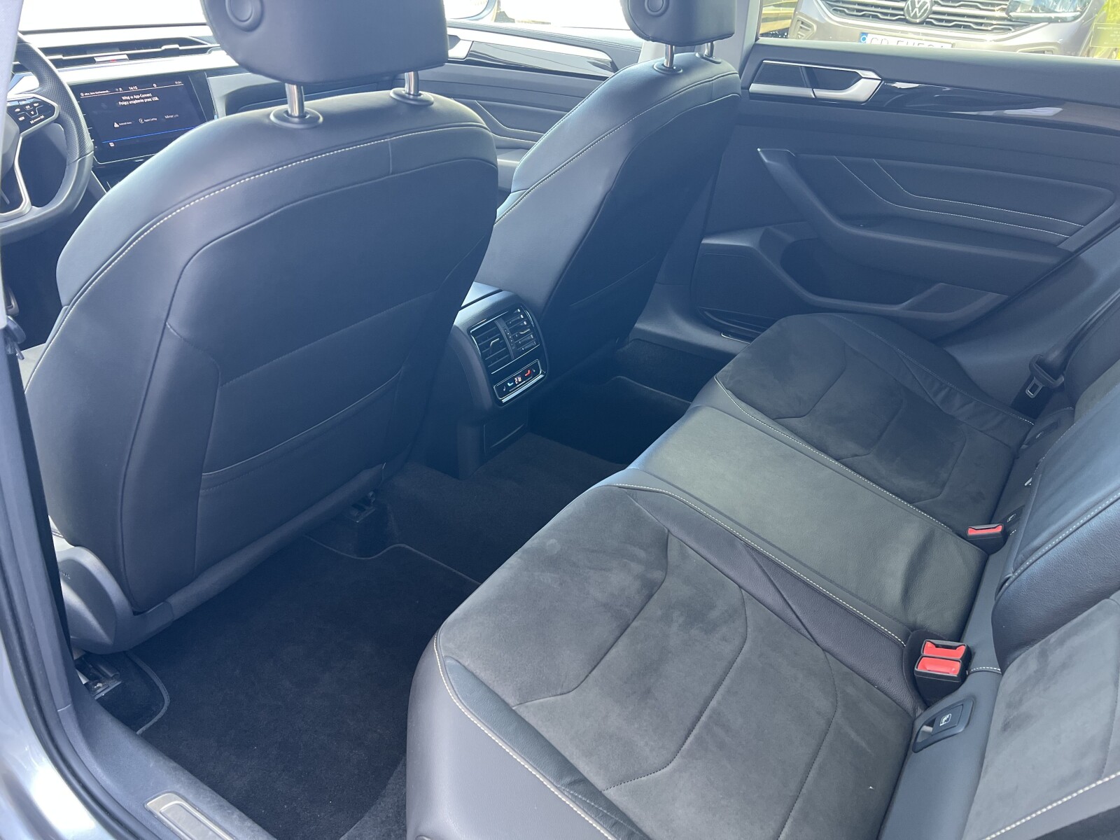 Volkswagen Arteon - zdjęcie 25
