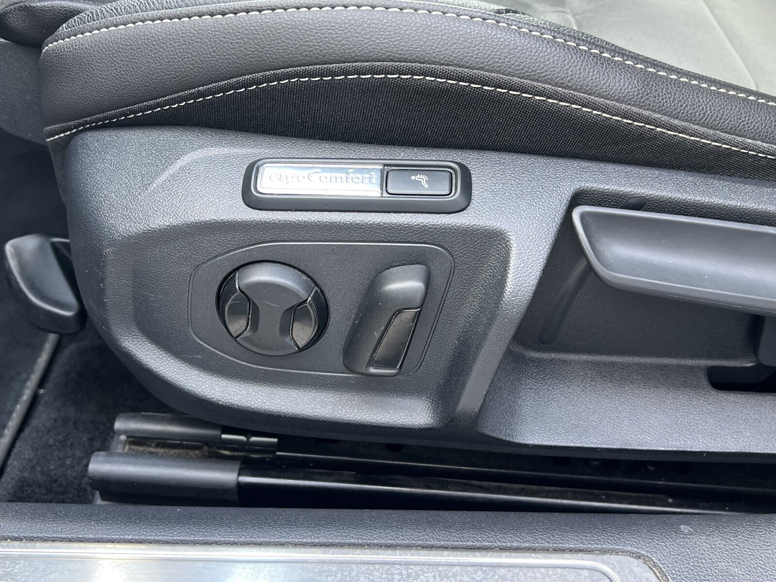 Volkswagen Arteon - zdjęcie 24