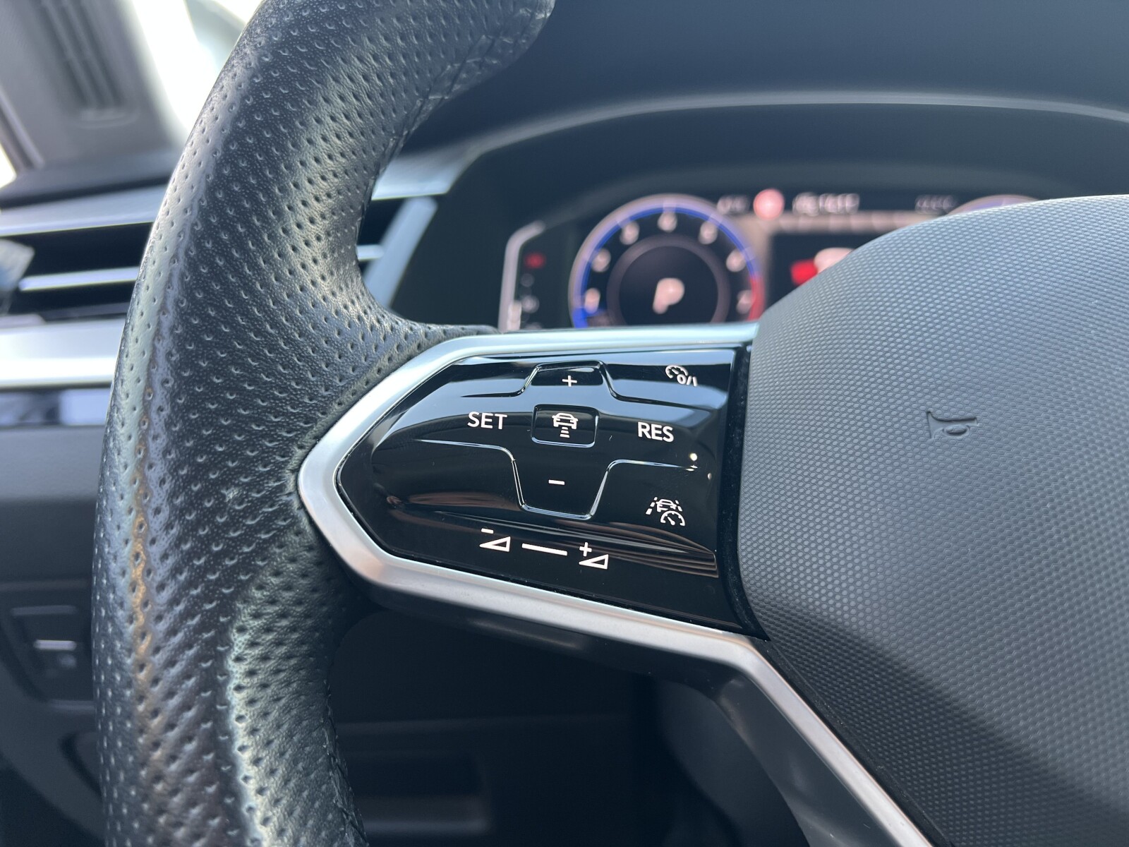 Volkswagen Arteon - zdjęcie 14