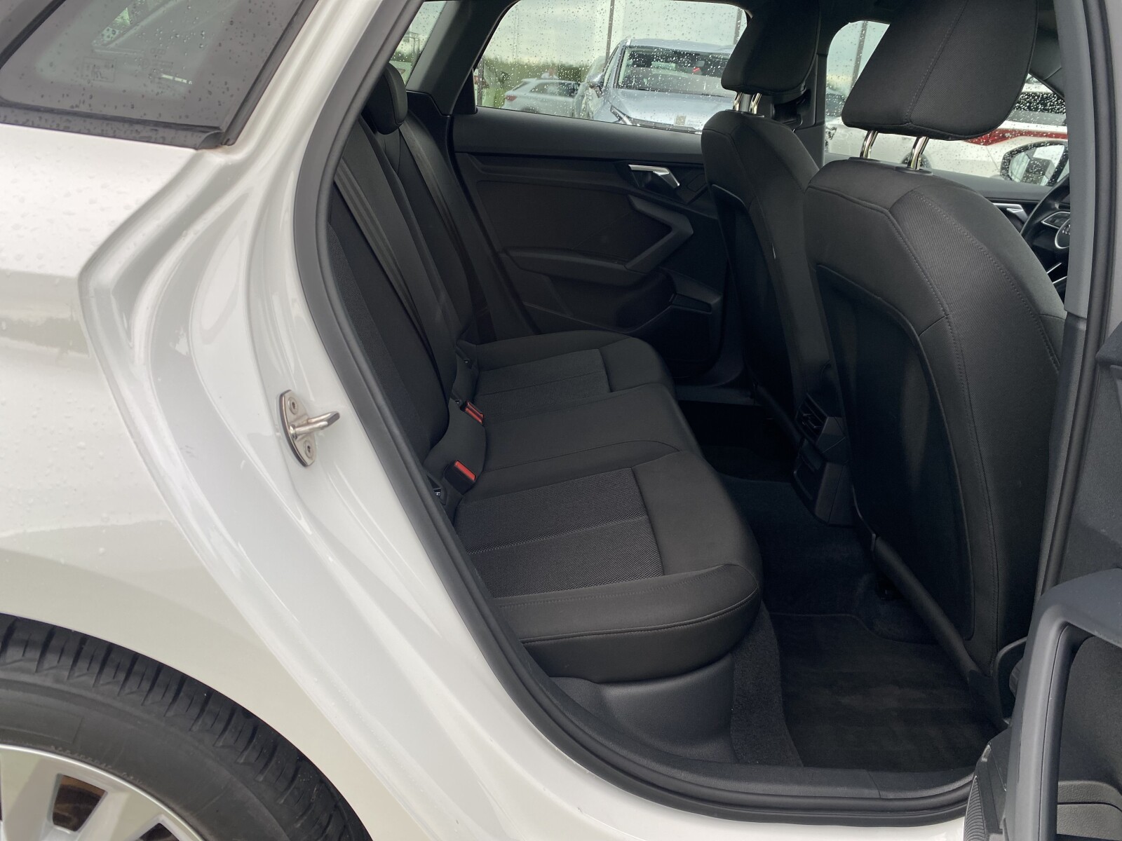 Audi A3 Sportback - zdjęcie 14