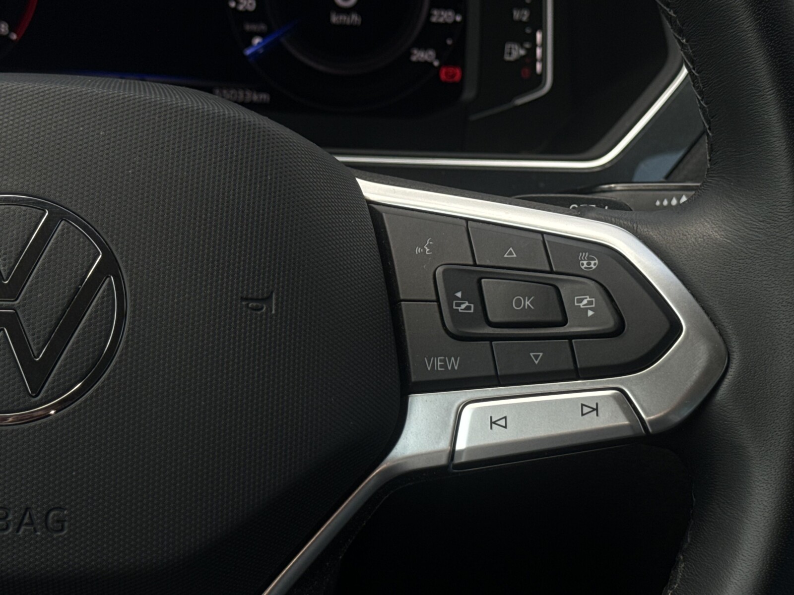 Volkswagen Tiguan - zdjęcie 15