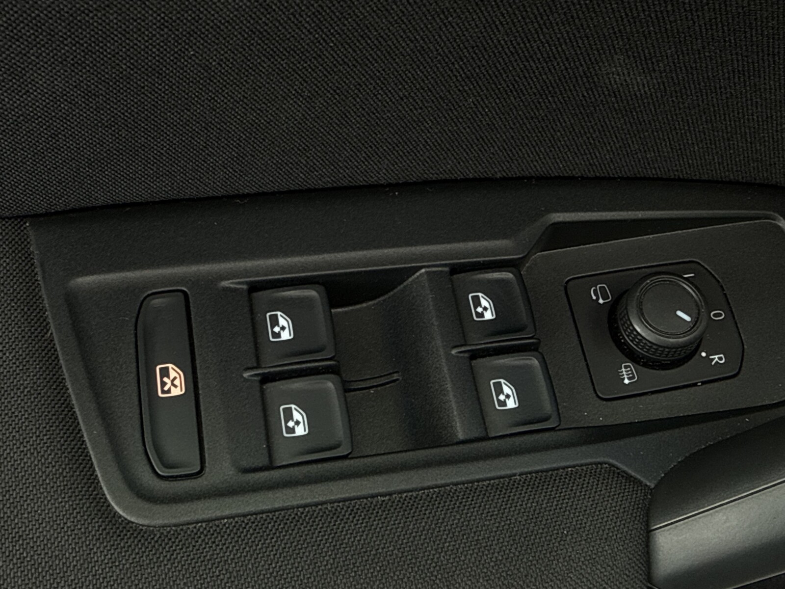 Volkswagen Tiguan - zdjęcie 21