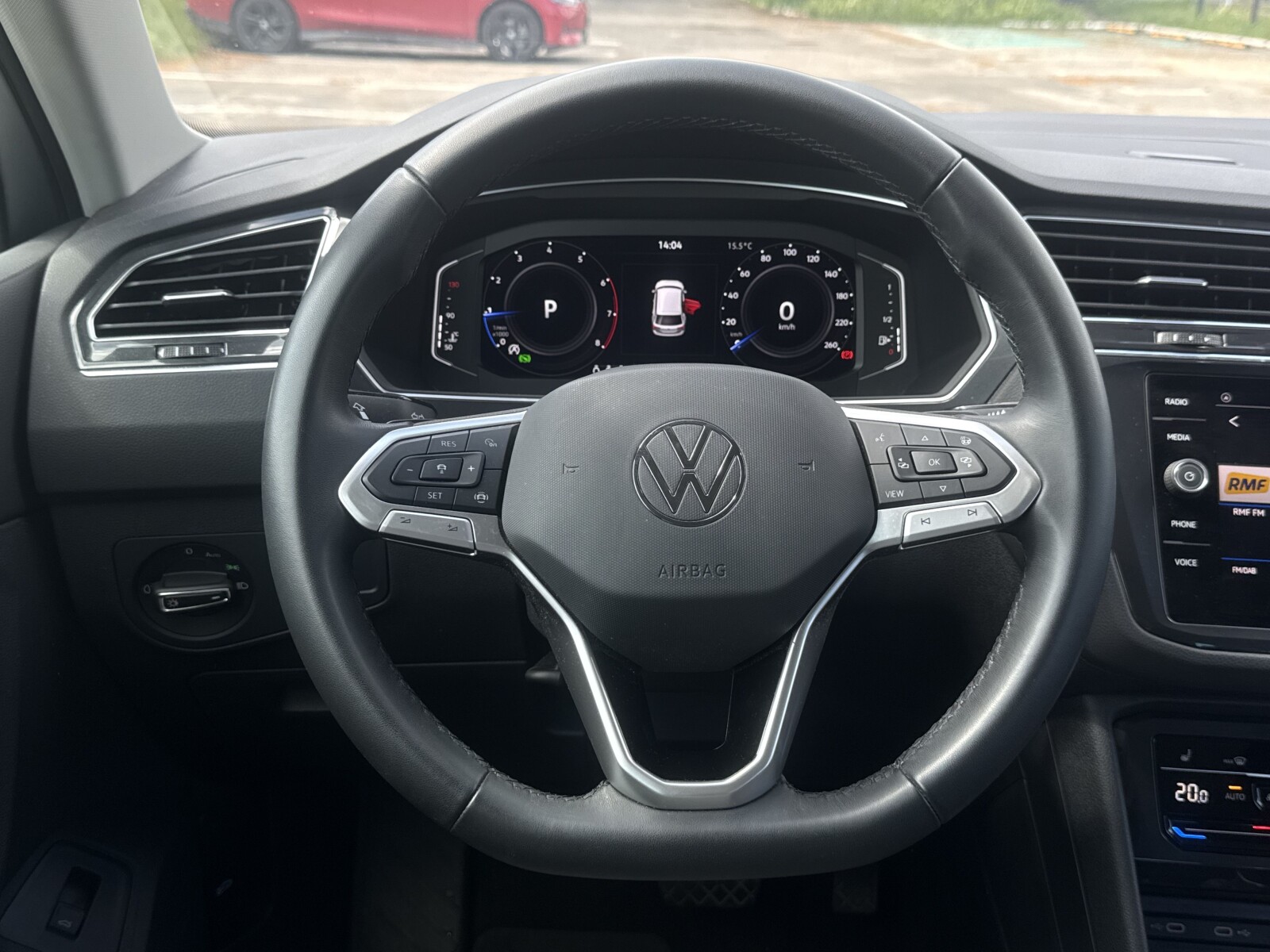 Volkswagen Tiguan - zdjęcie 13