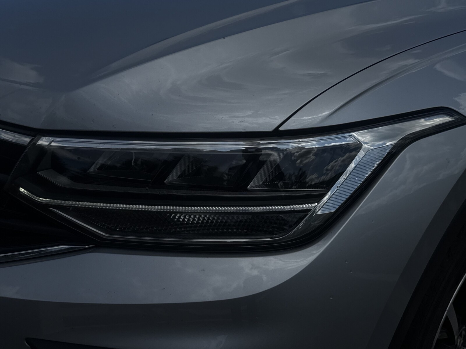 Volkswagen Tiguan - zdjęcie 33