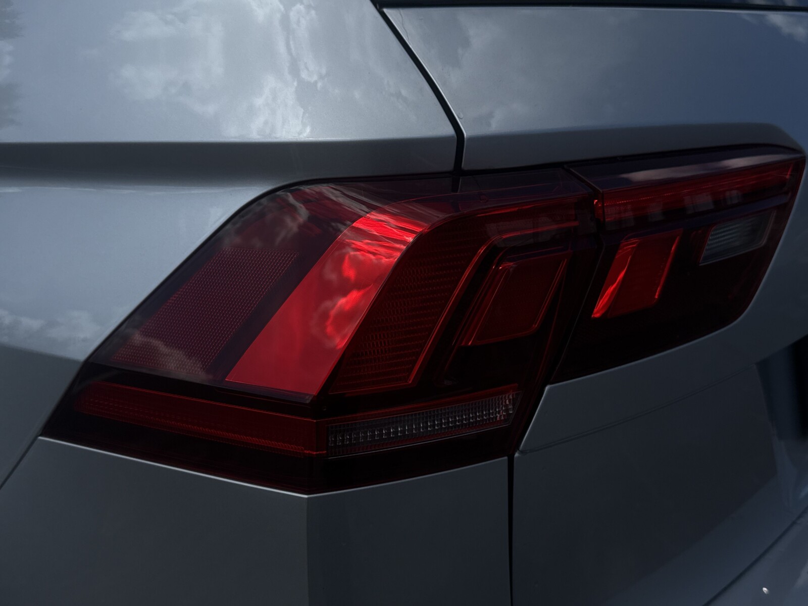 Volkswagen Tiguan - zdjęcie 34
