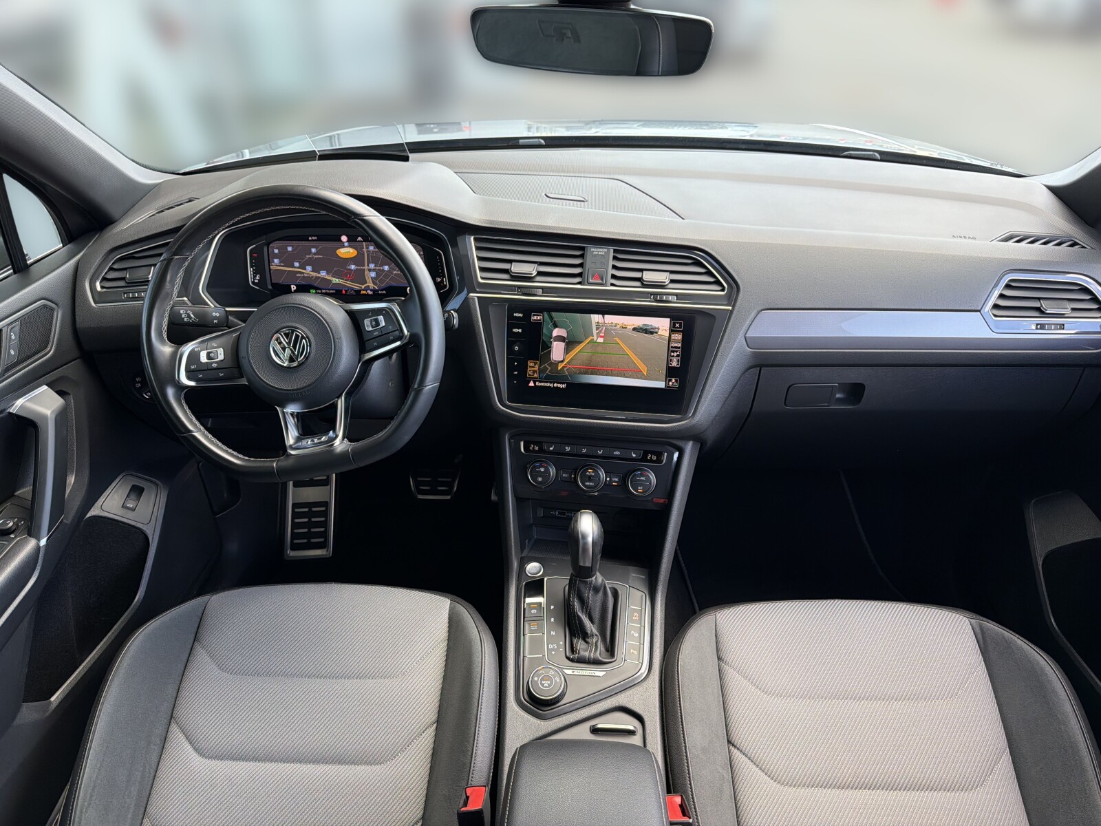 Volkswagen Tiguan Allspace - zdjęcie 23