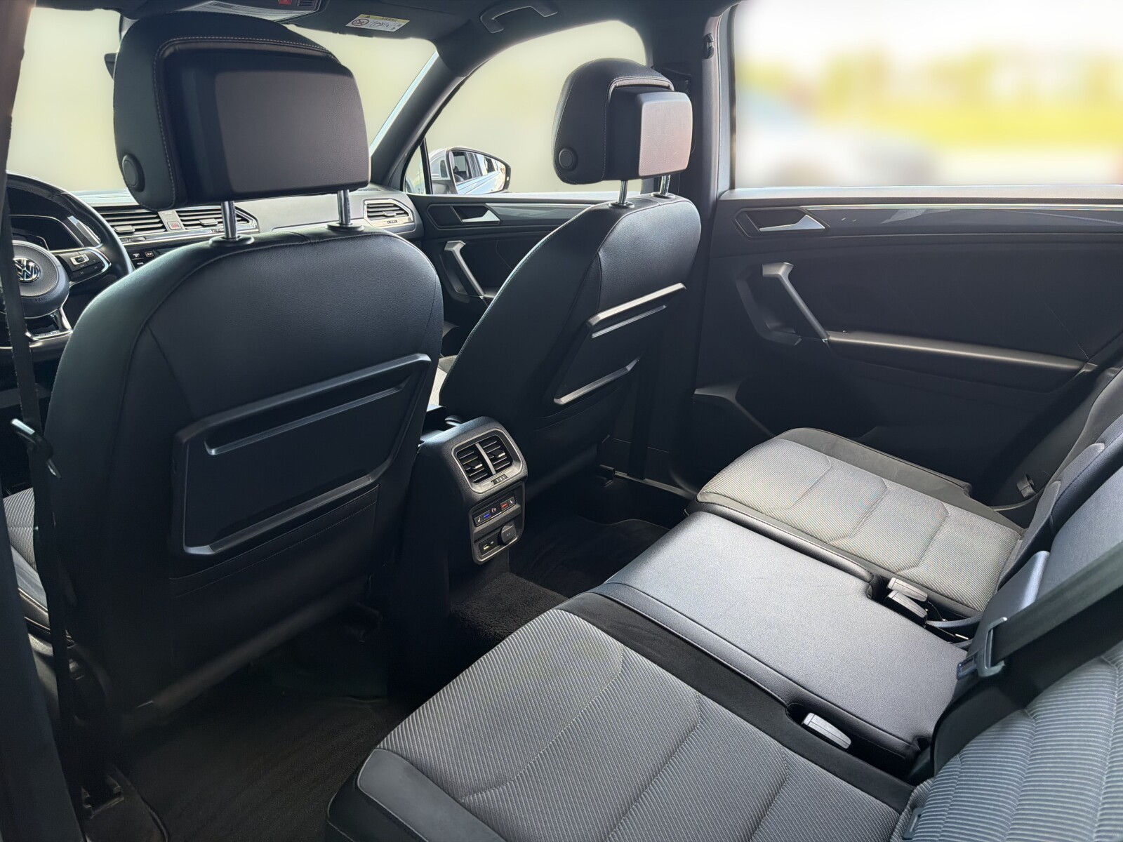 Volkswagen Tiguan Allspace - zdjęcie 15