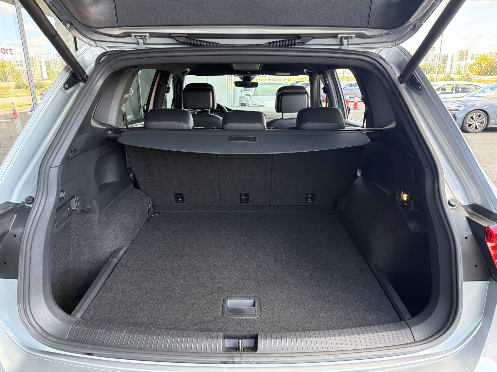Volkswagen Tiguan Allspace - zdjęcie 11