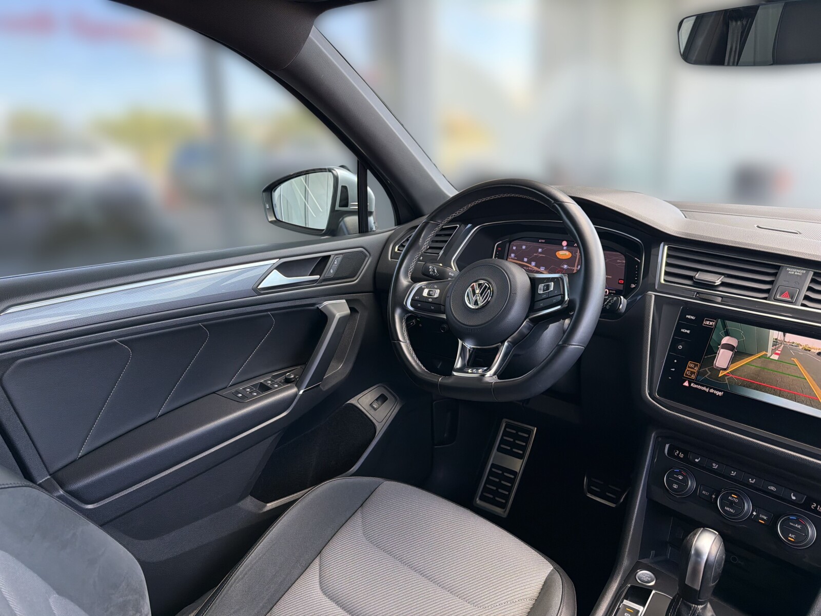 Volkswagen Tiguan Allspace - zdjęcie 22