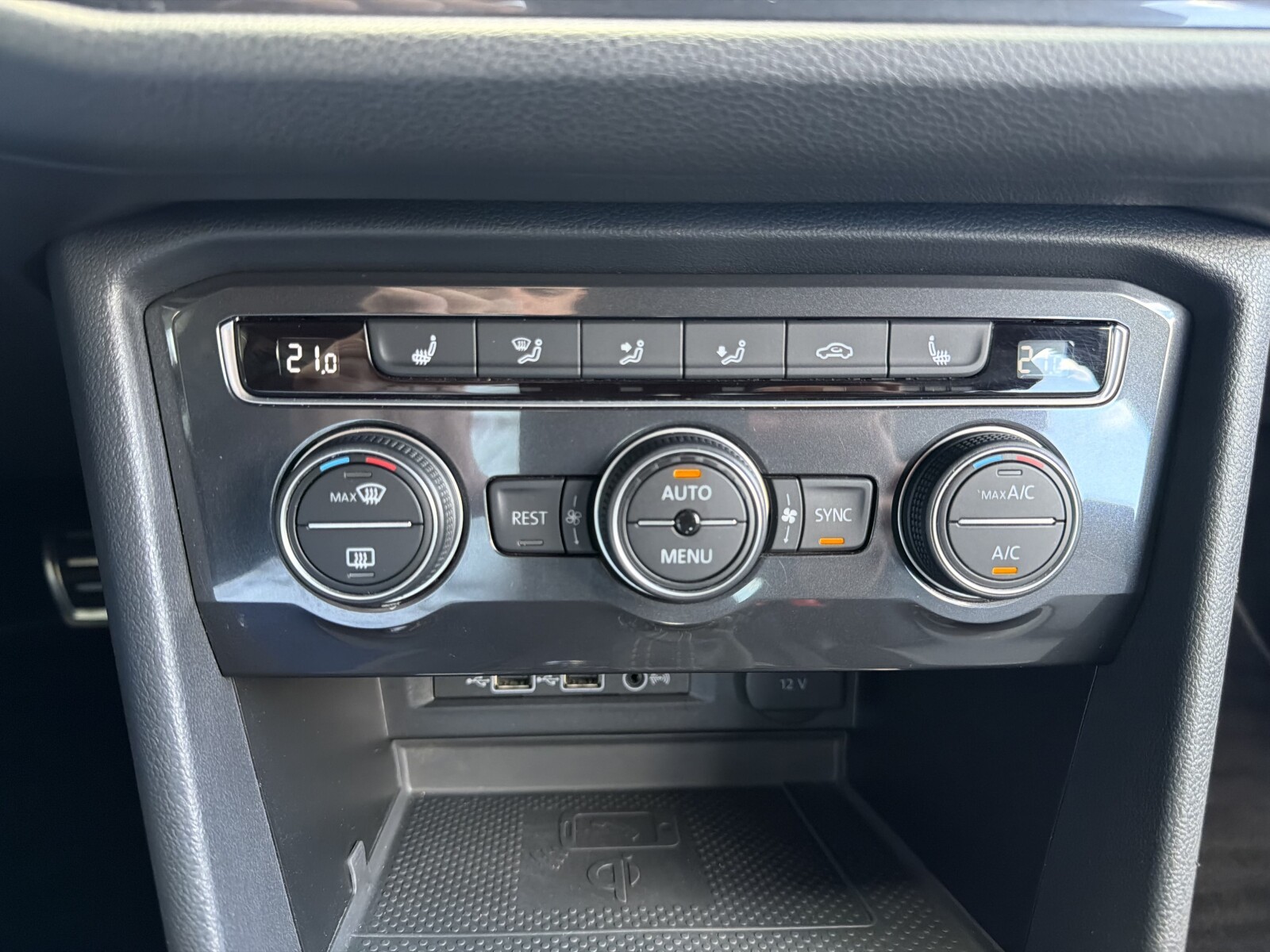 Volkswagen Tiguan Allspace - zdjęcie 26