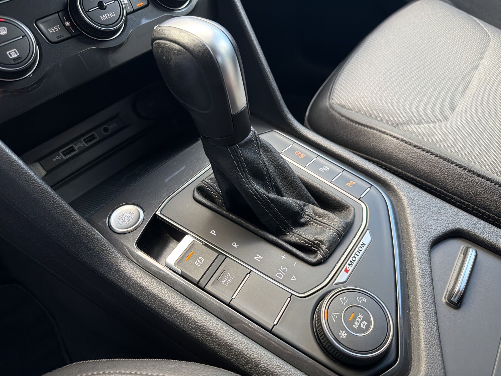 Volkswagen Tiguan Allspace - zdjęcie 27