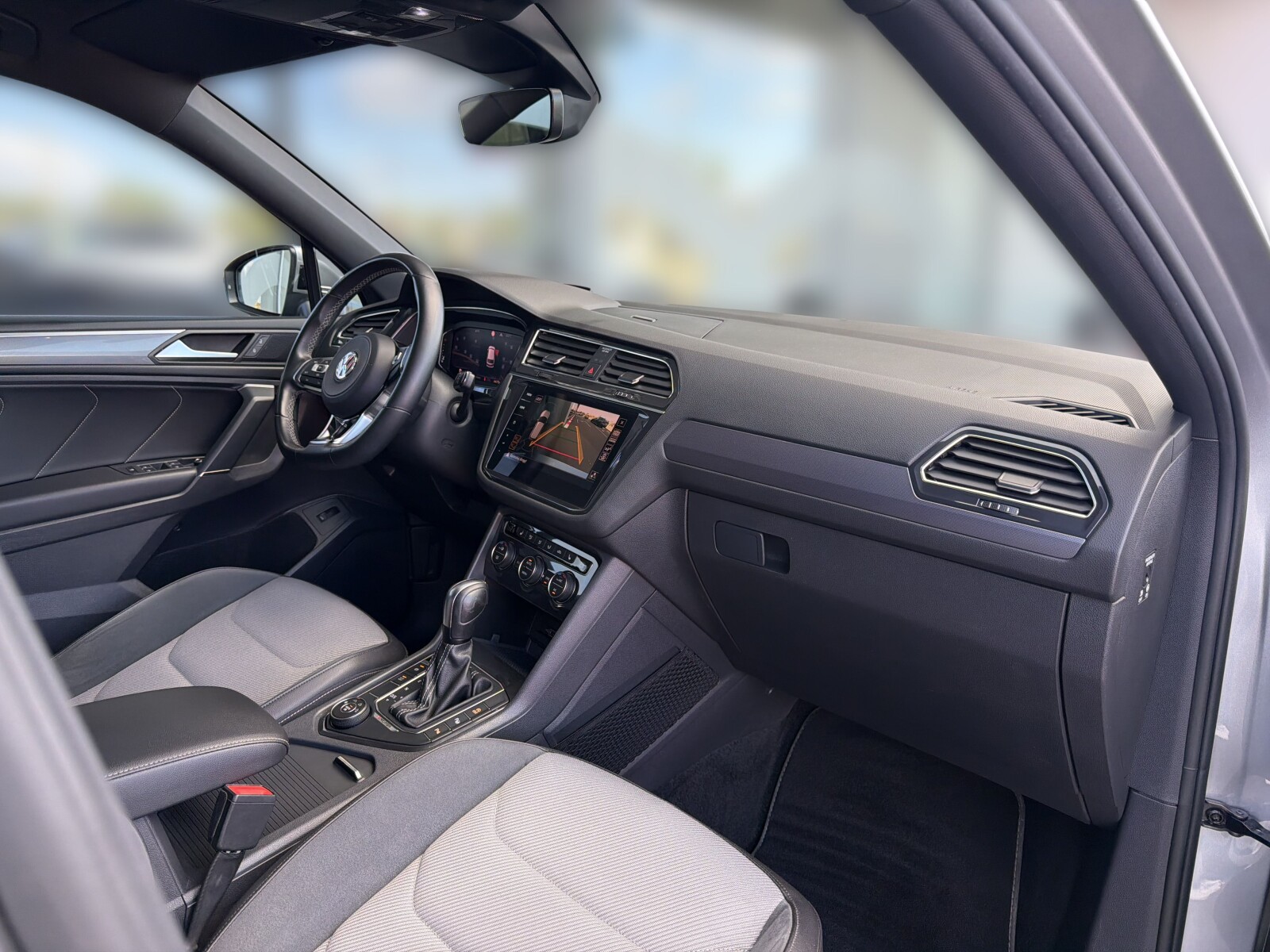 Volkswagen Tiguan Allspace - zdjęcie 18