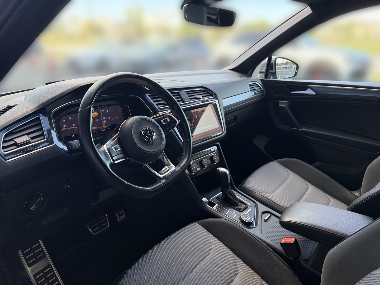 Volkswagen Tiguan Allspace - zdjęcie 12