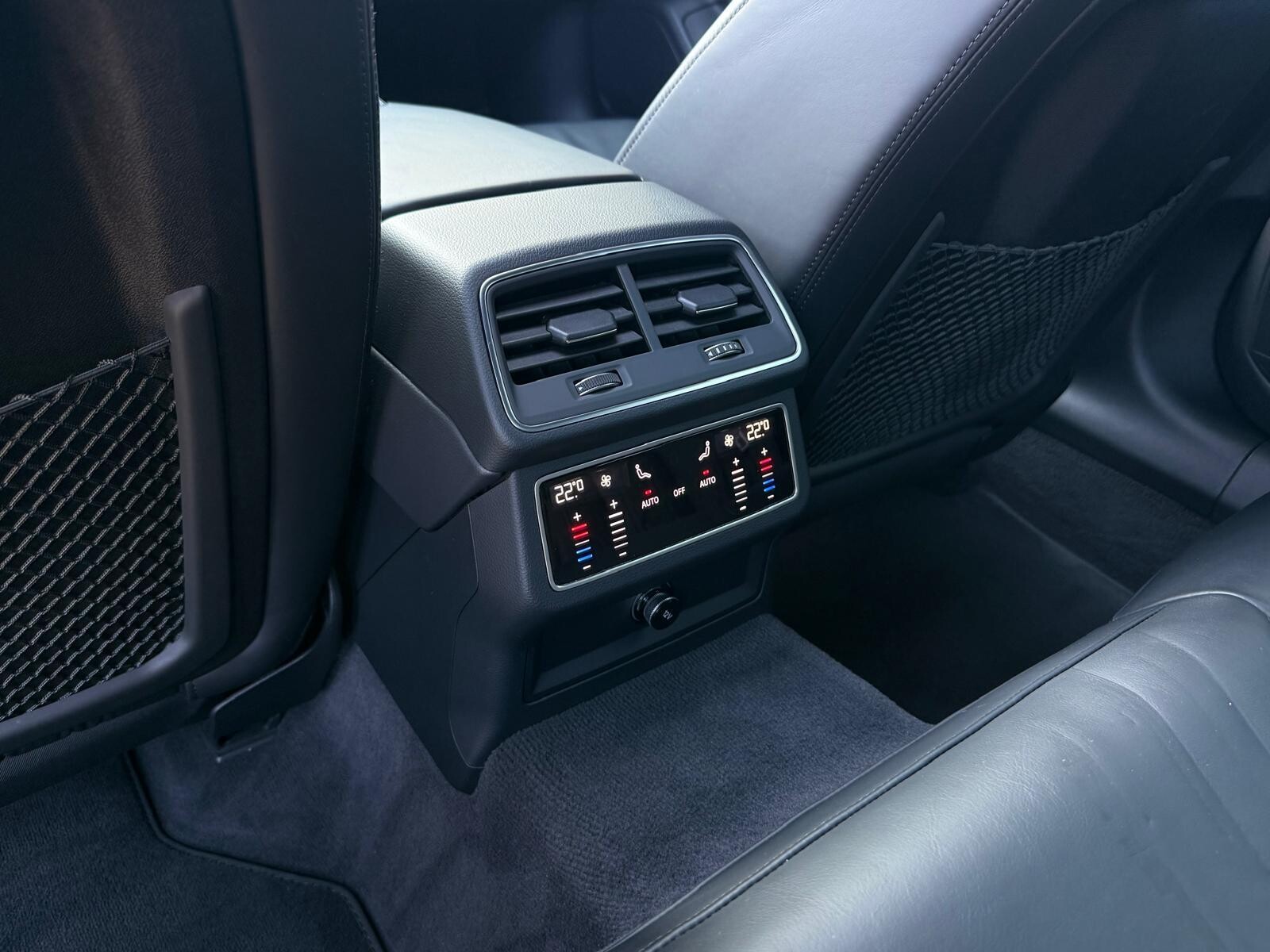 Audi A6 Avant - zdjęcie 16