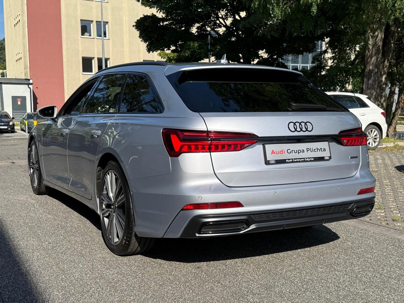 Audi A6 Avant - zdjęcie 11