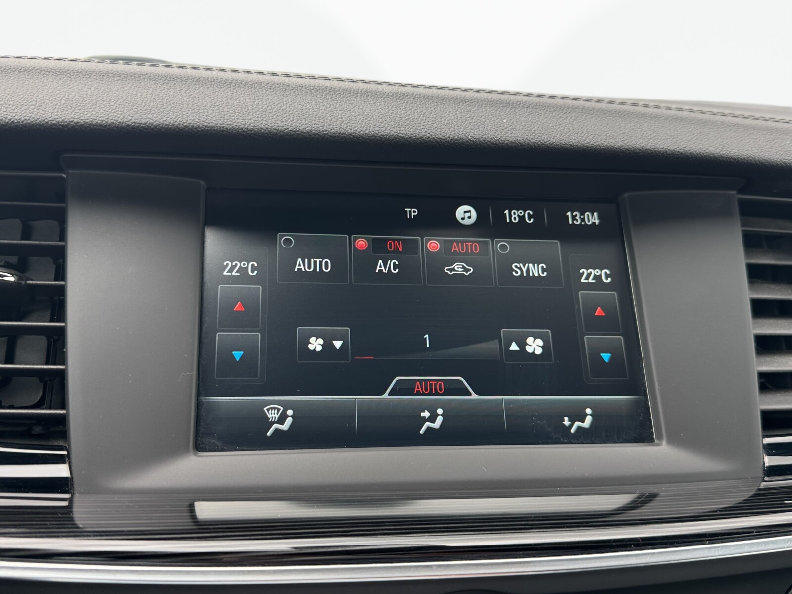 Opel Insignia - zdjęcie 18