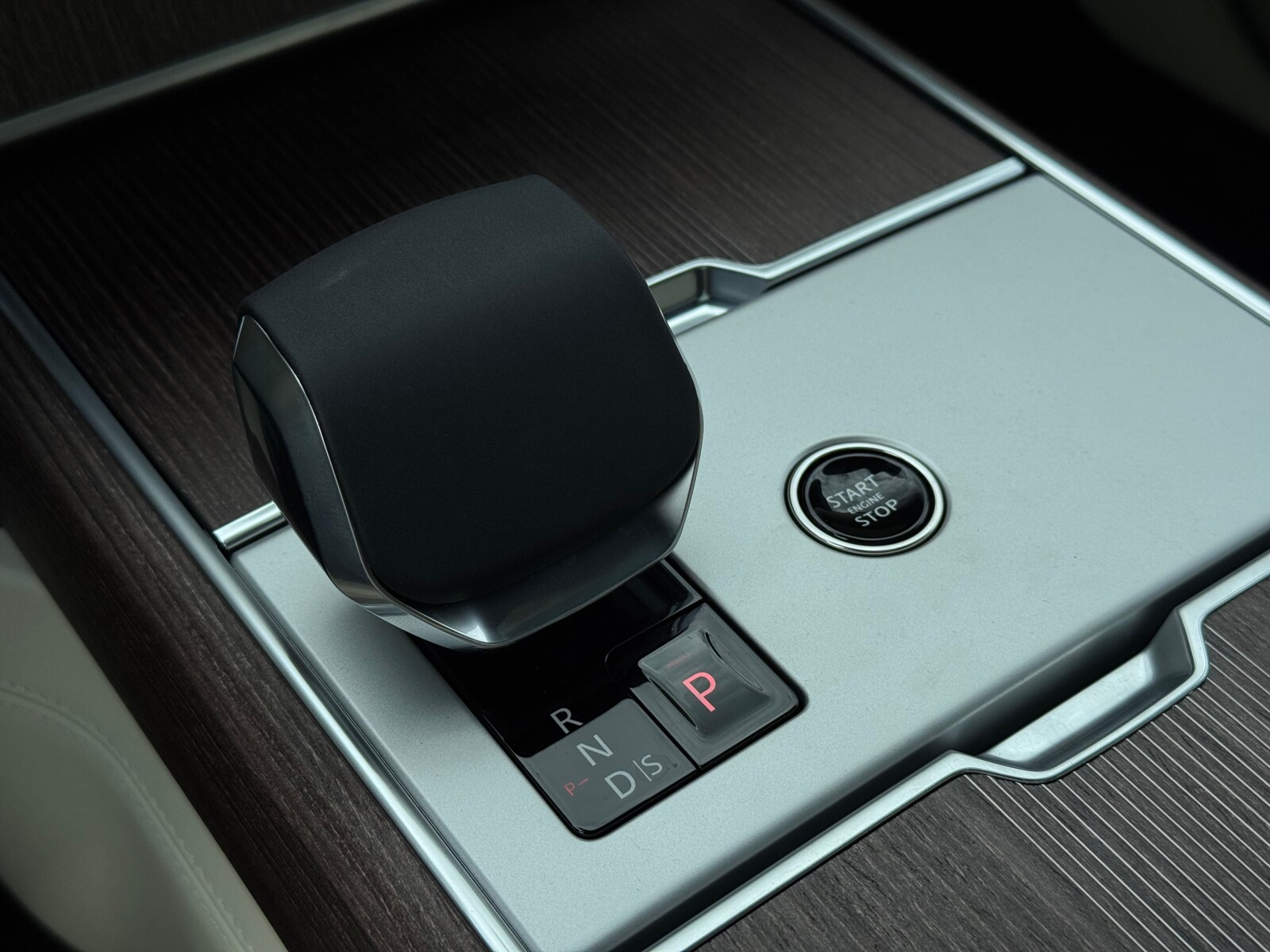 Land Rover Range Rover - zdjęcie 17
