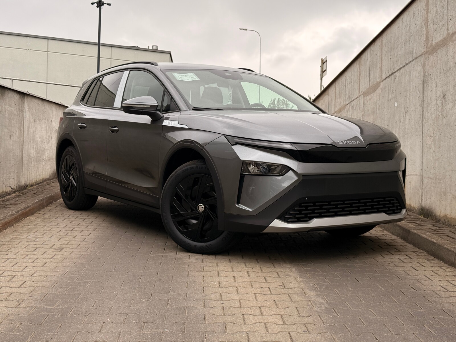 Essence 60 190 KM Pakiet Smart+kabel Do ładowania Od Ręki !