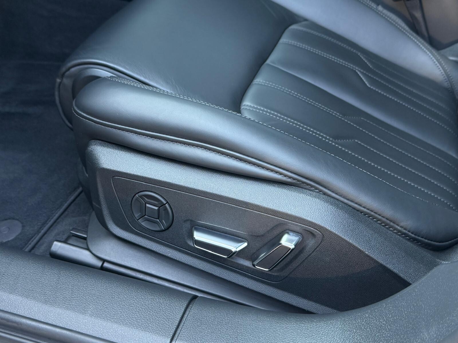 Audi A6 Limousine - zdjęcie 14