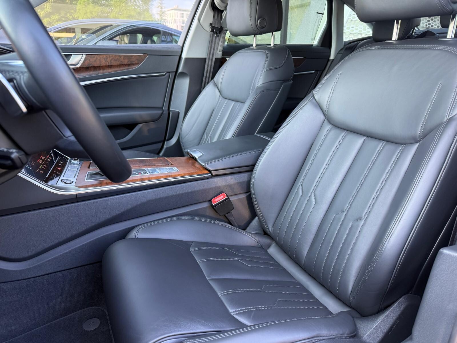 Audi A6 Limousine - zdjęcie 15