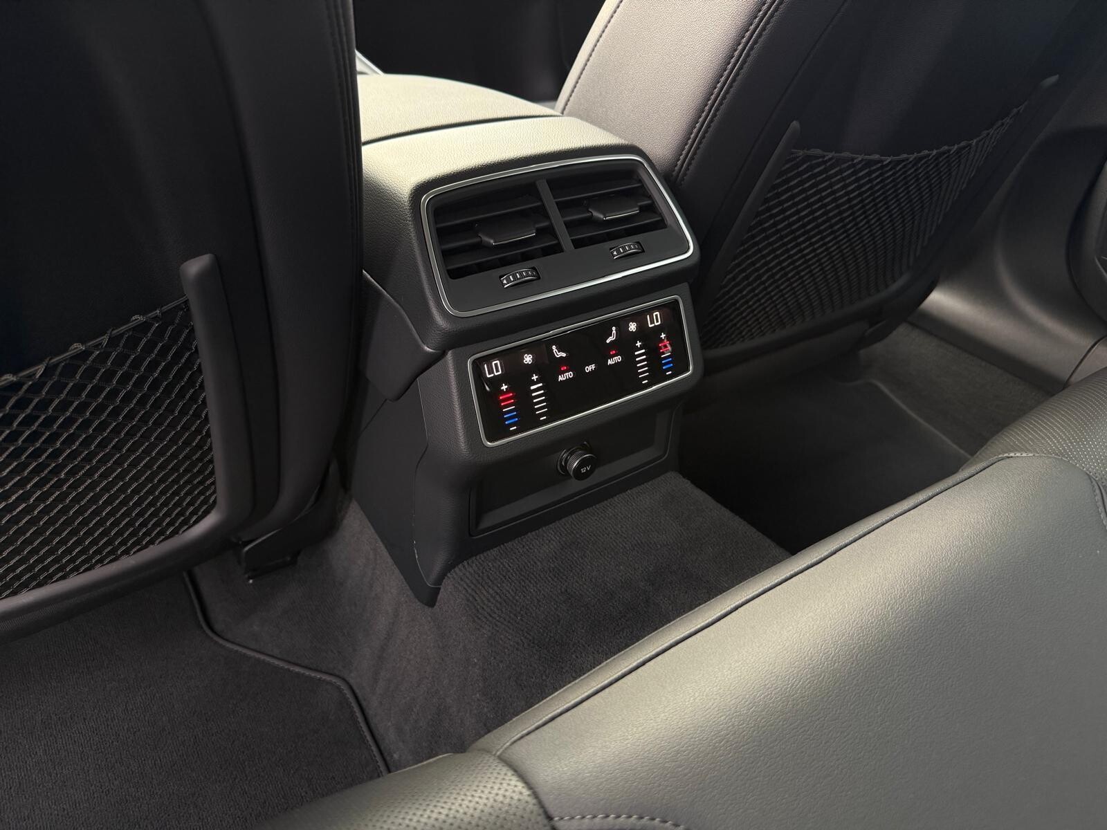 Audi A6 Avant - zdjęcie 16