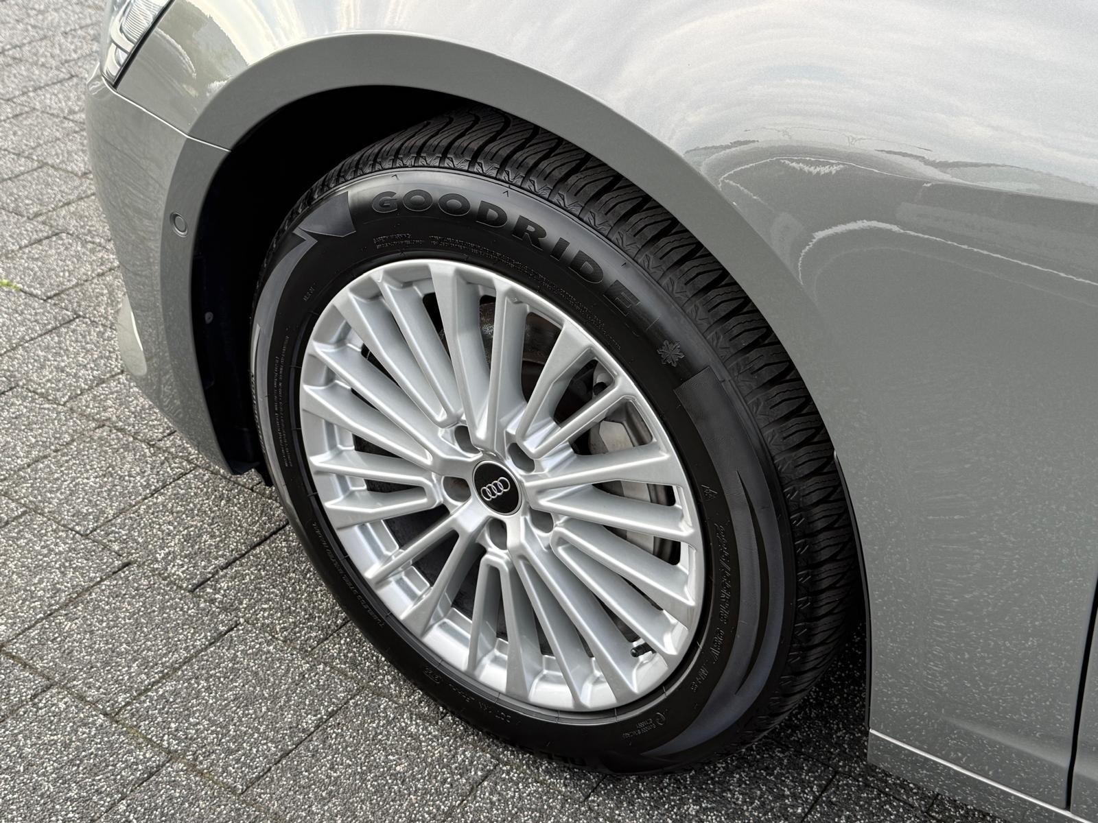 Audi A6 Avant - zdjęcie 10