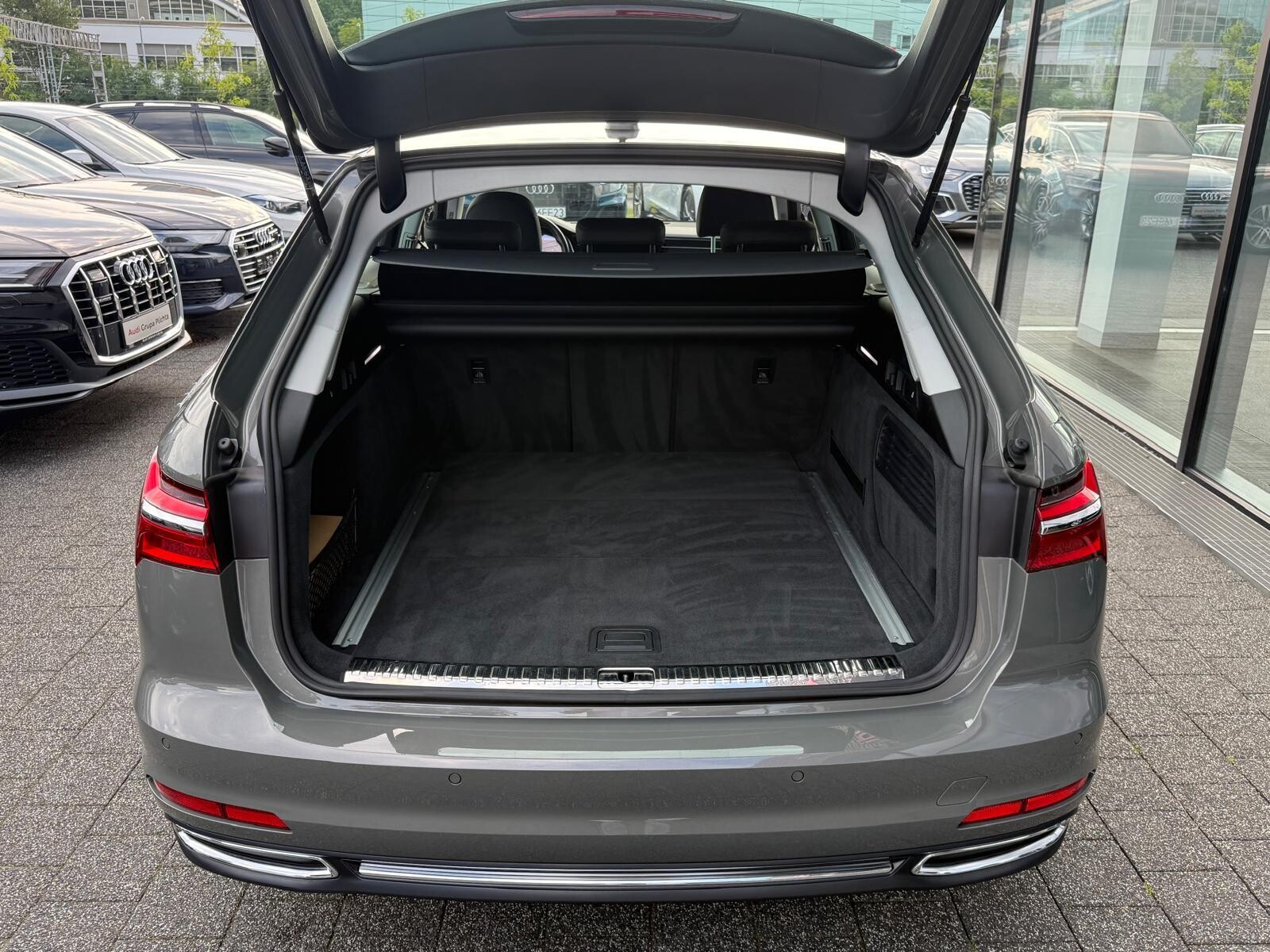 Audi A6 Avant - zdjęcie 18