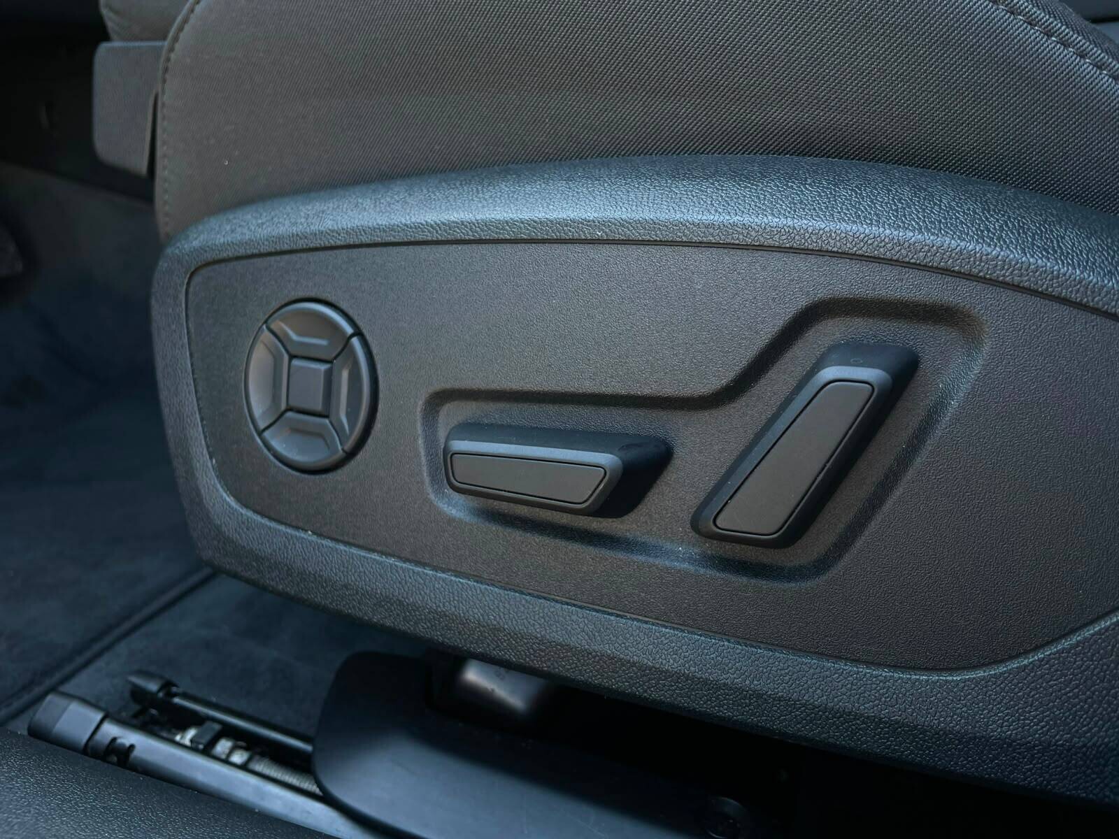 Audi A6 Avant - zdjęcie 19