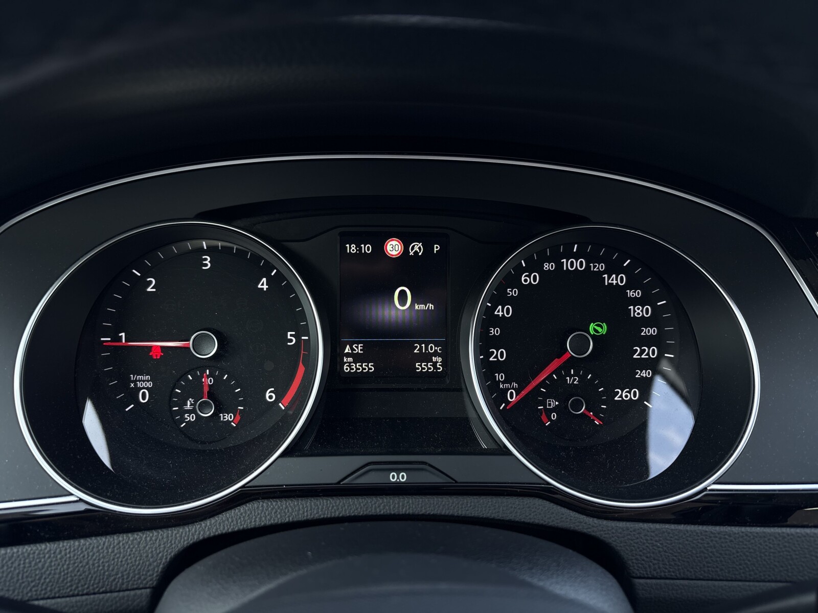 Volkswagen Passat - zdjęcie 15