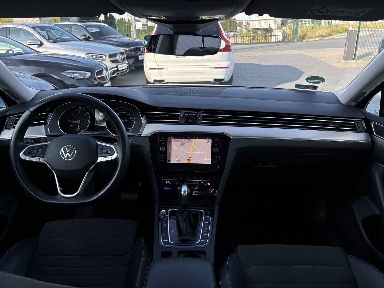 Volkswagen Passat - zdjęcie 16