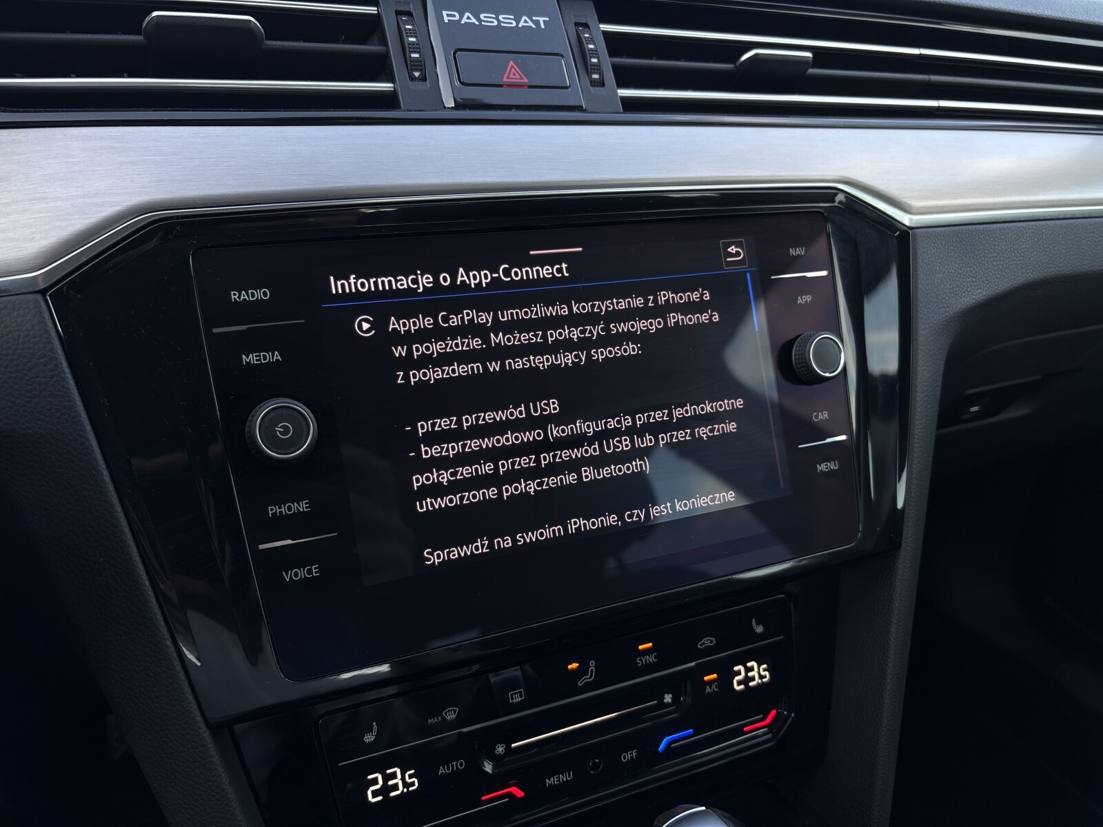 Volkswagen Passat - zdjęcie 21