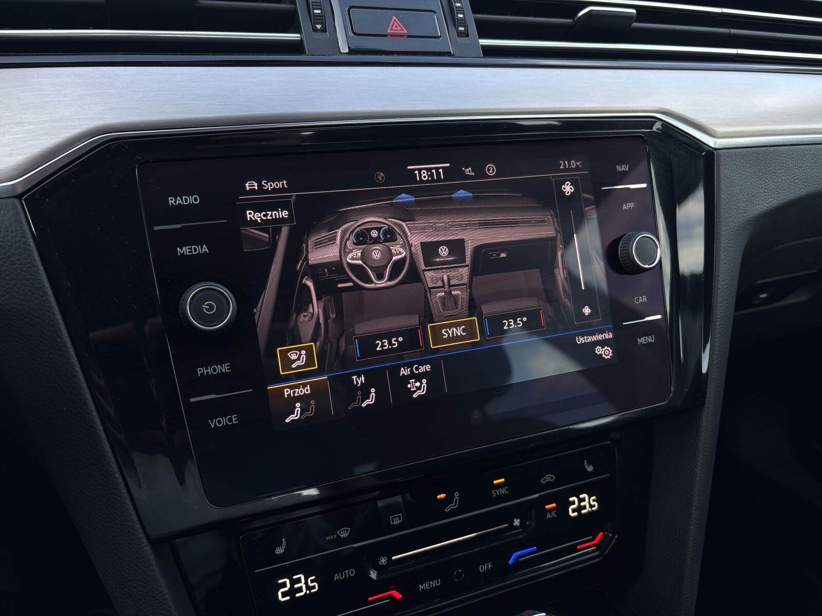 Volkswagen Passat - zdjęcie 20