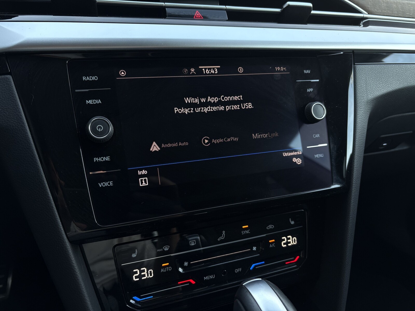 Volkswagen Arteon - zdjęcie 21