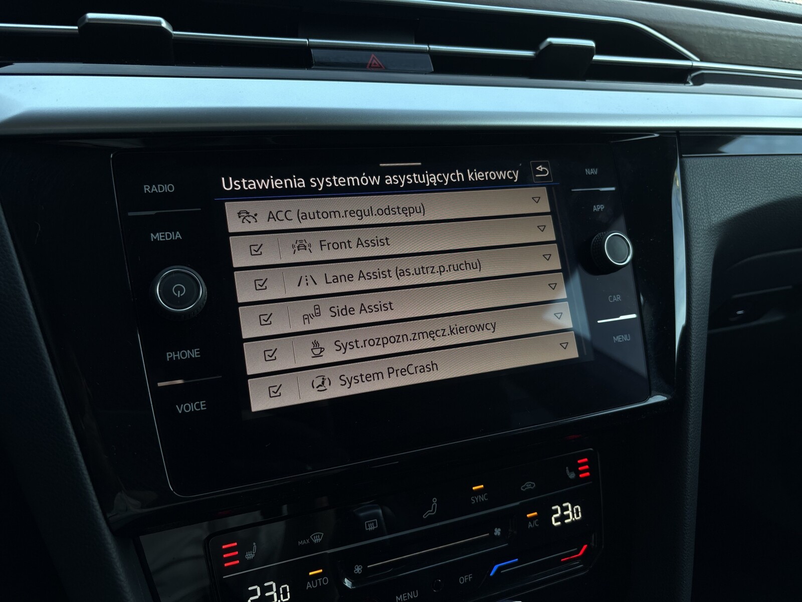 Volkswagen Arteon - zdjęcie 23