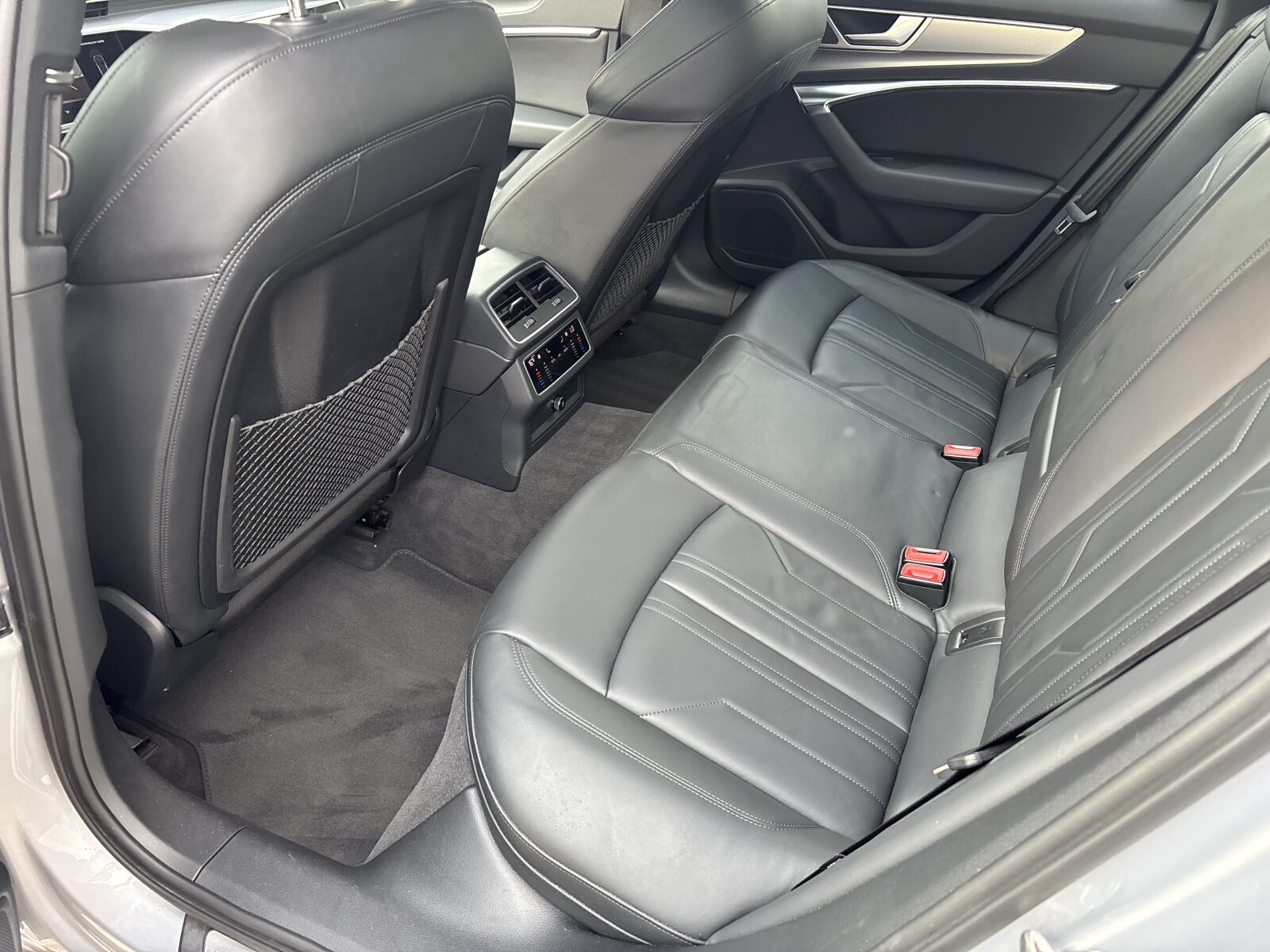Audi A6 Avant - zdjęcie 28