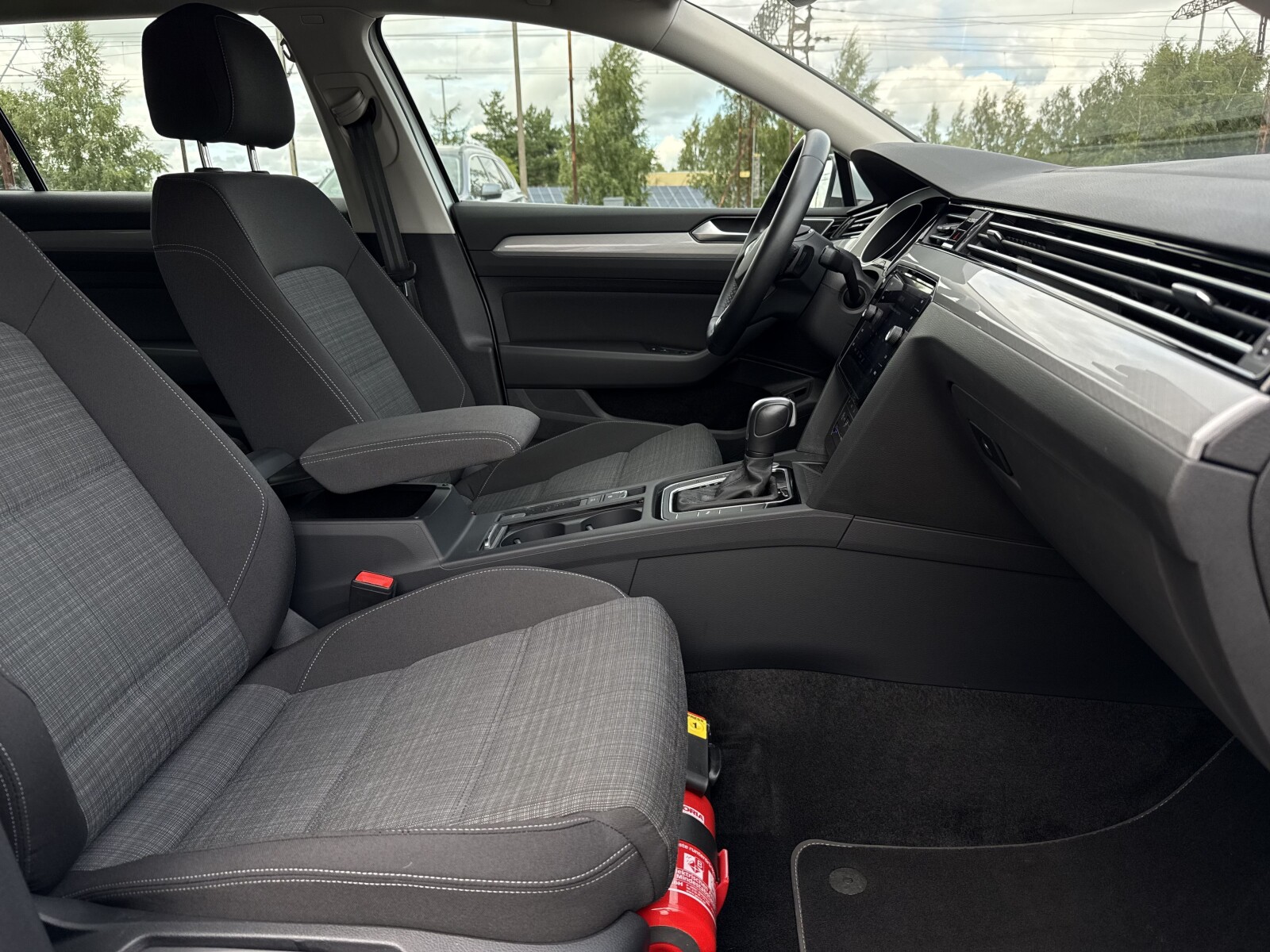 Volkswagen Passat - zdjęcie 14