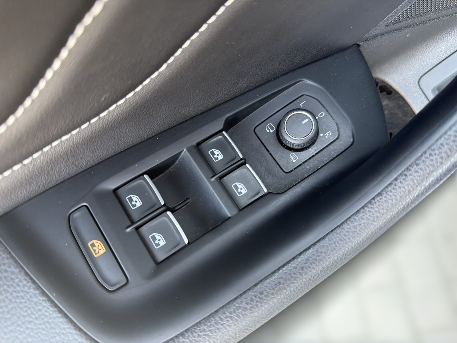 Volkswagen Arteon - zdjęcie 21